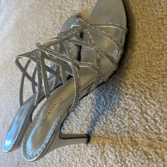 Caparros silver heels - Picture 4 of 5